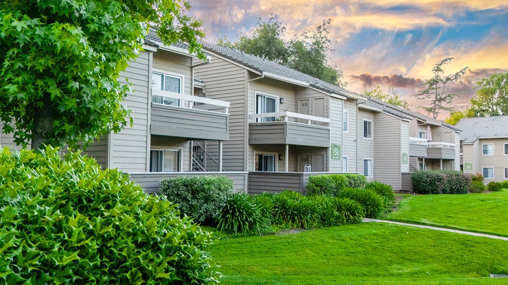 The Seasons Apartments