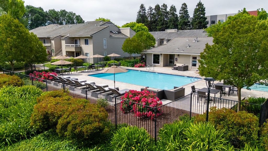 The Seasons Apartments