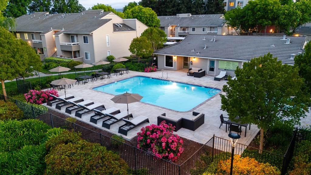 The Seasons Apartments