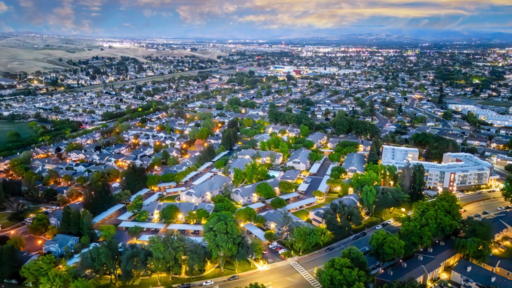 The Seasons Apartments