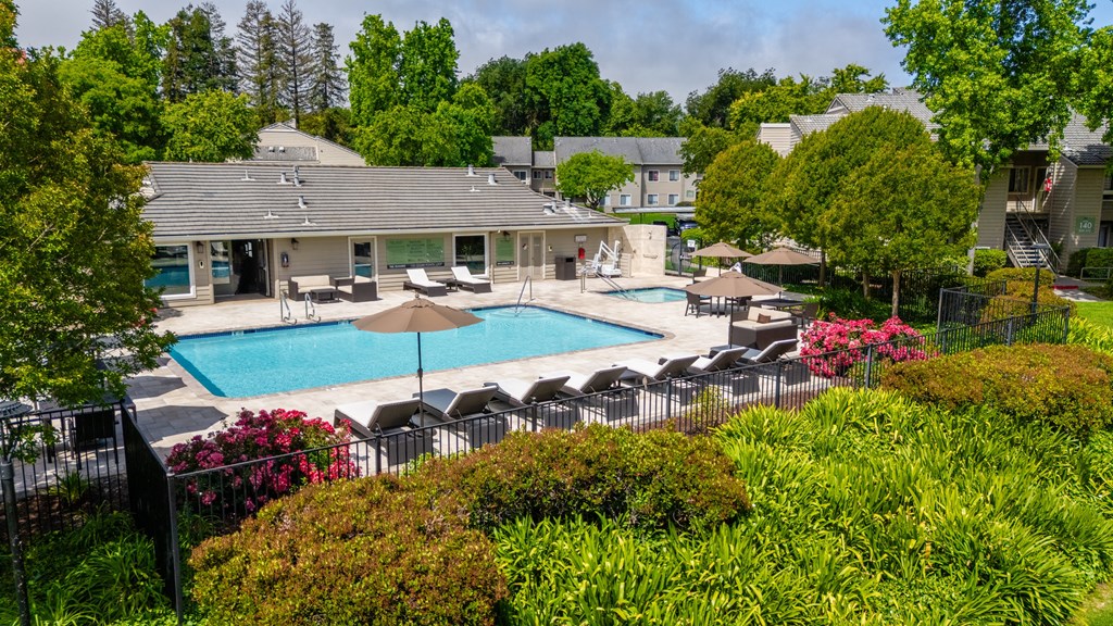 The Seasons Apartments