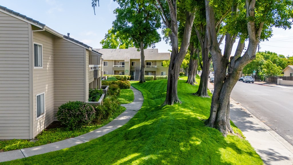 The Seasons Apartments