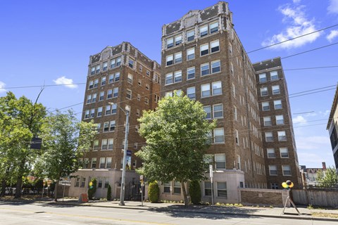 Property Front View at Malloy Apartment Homes, WA 98105