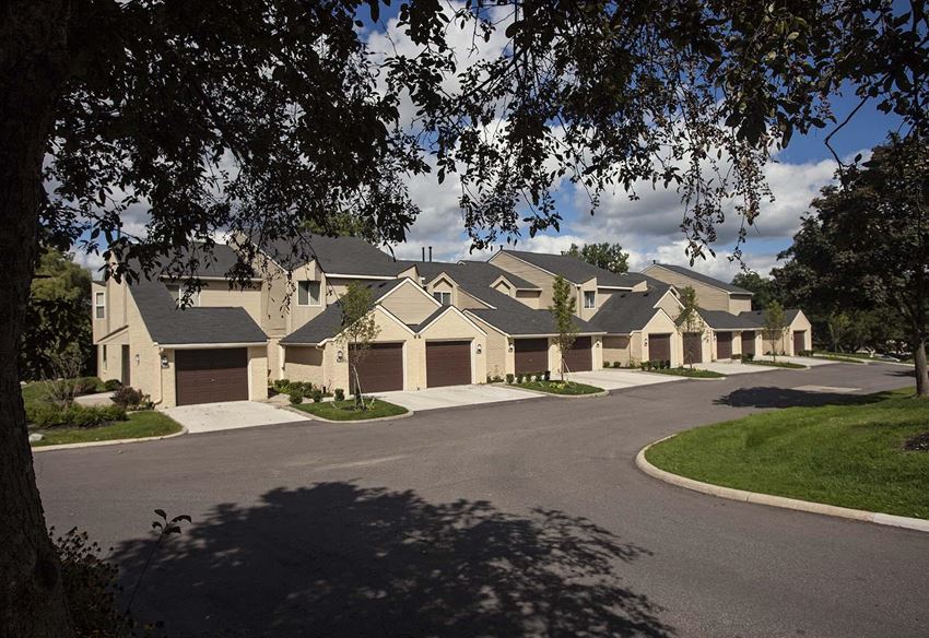 Amberly Apartments, 7517 Arbors Blvd., West Bloomfield, MI RentCafe