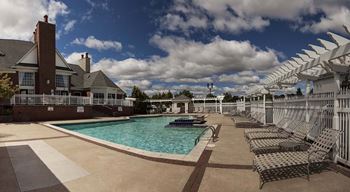 Outdoor Swimming Pool at Brandywine Apartments, West Bloomfield, MI, 48322