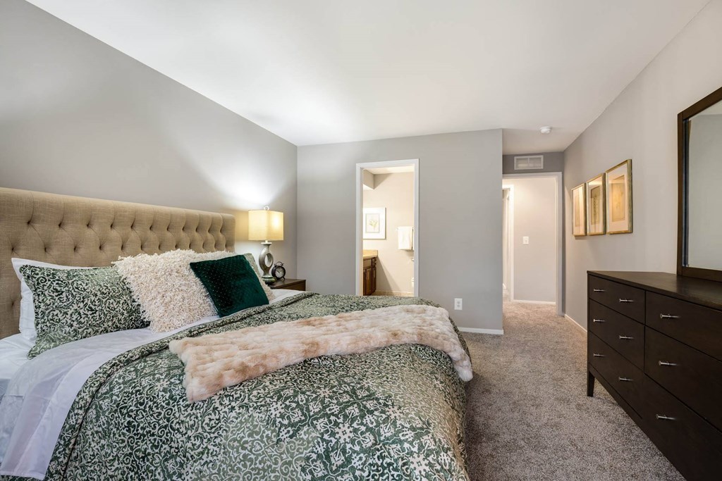 Gorgeous Bedroom at Amberly Apartments, West Bloomfield, 48322