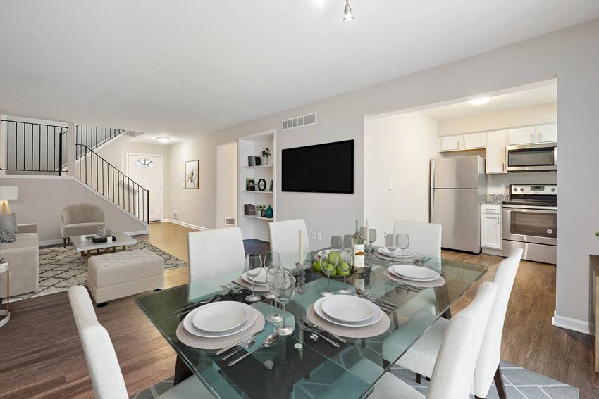 Dining Area Dining Area at Shorebrooke Townhomes, Novi, MI, 48375