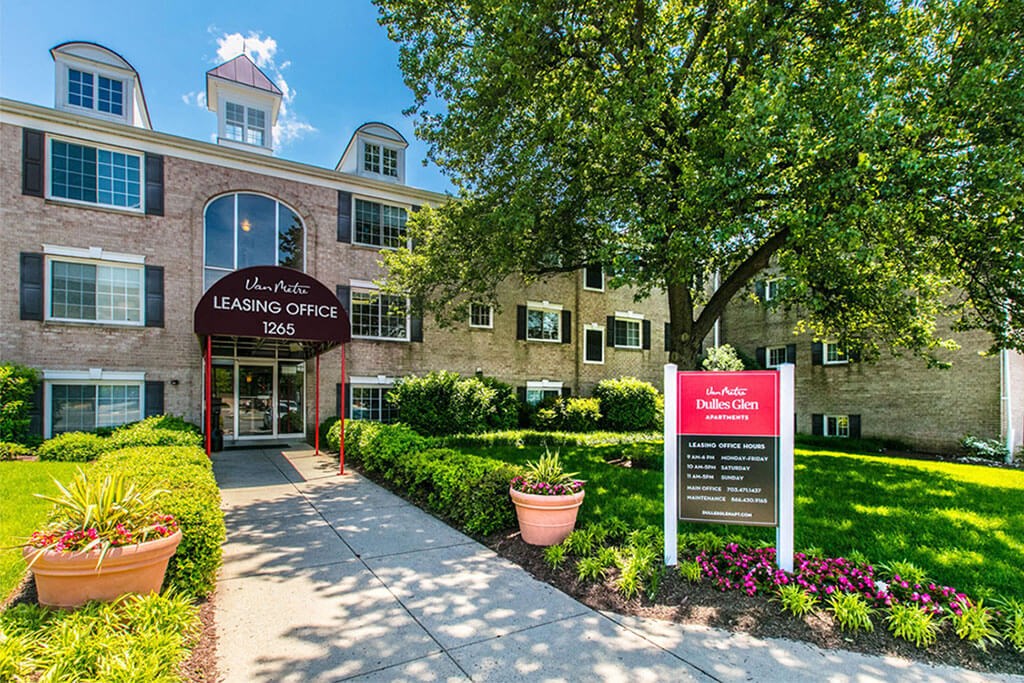 Leasing Office at Dulles Glen, Virginia, 20170