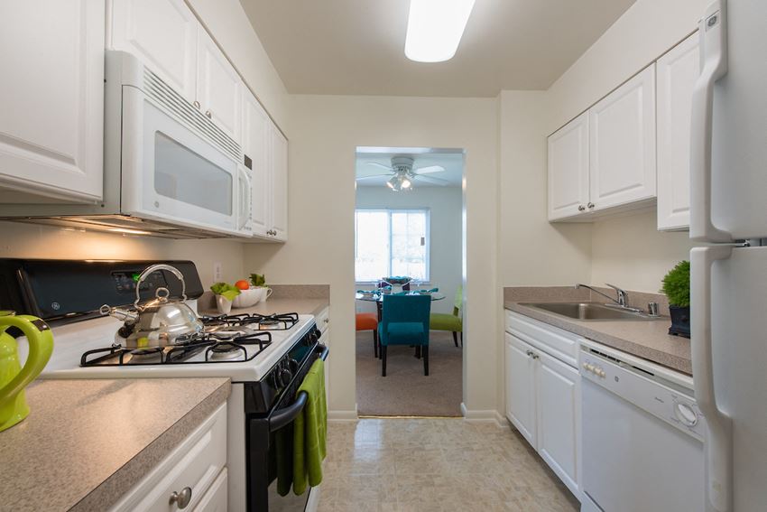 Fairfax Square Apartments, 9860 Fairfax Square, Fairfax, VA RentCafe