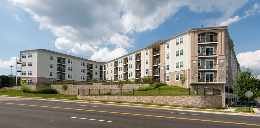 Premier Apartment Community Premier Apartment Community at Kensington Place, Woodbridge, VA