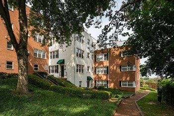 Greenbelt views at Park Georgetown, Virginia