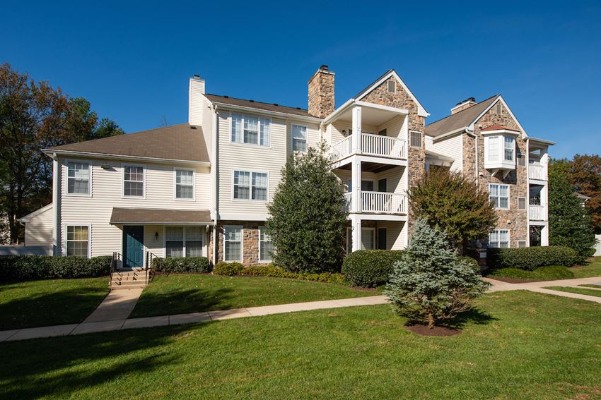 Saratoga Square Apartments, 7816 Rolling View Lane, Springfield, VA ...