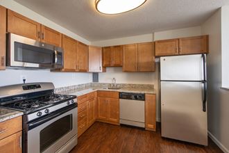 Fully Equipped Kitchen at The Aspen, Virginia, 22305