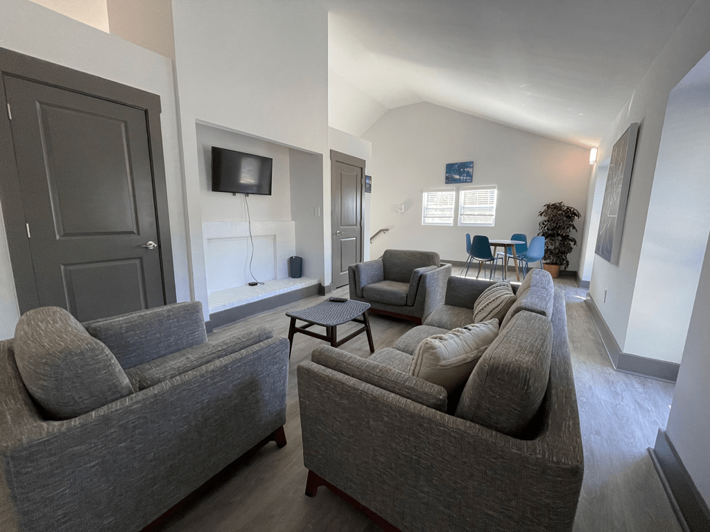 Lakes-Edge-Greensboro-NC-clubroom  at Lakes Edge Apartments, North Carolina, 27409