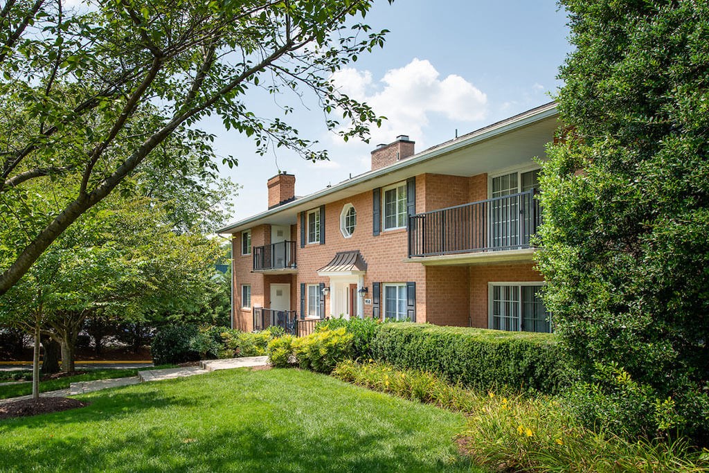 Fairfax Square Apartments 3 at Fairfax Square, Fairfax