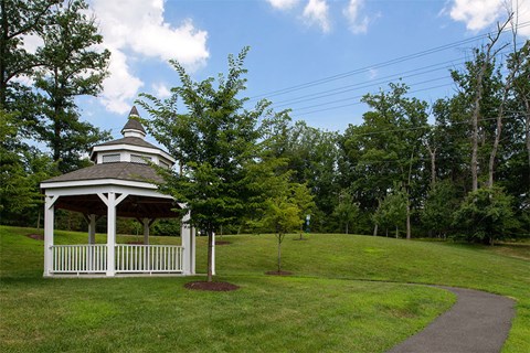 Beautiful Outdoor Space at Kensington Place, Woodbridge, VA