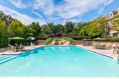 Large pool at Woodland Park, Herndon