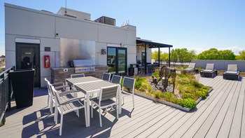 1801 W. Argyle Street Studio-3 Beds Apartment for Rent - Photo Gallery 5