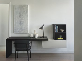 AKA University City Desk AKA University City Desk - Photo Gallery 6