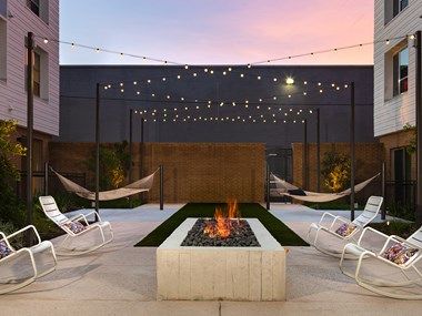 Outdoor courtyard with fire pit at AVE Austin North Lamar, Austin, Texas - Photo Gallery 3