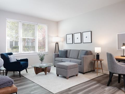 Apartment Living Room at AVE Emeryville at Bay Street, California, 94608
