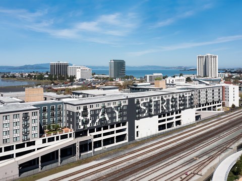 AVE Emeryville At Bay Street