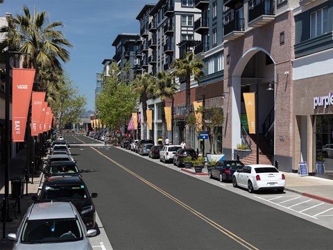 AVE Emeryville At Bay Street