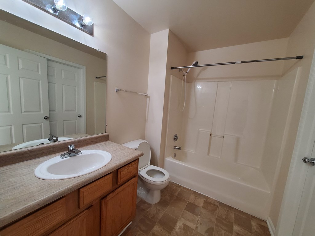 LOWER 3 BED- GUEST BATHROOM