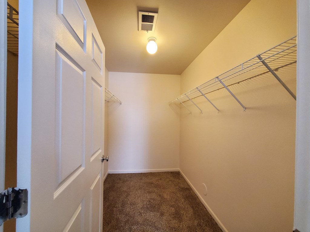 LOWER 3 BED - MASTER BEDROOM WALK IN CLOSET.