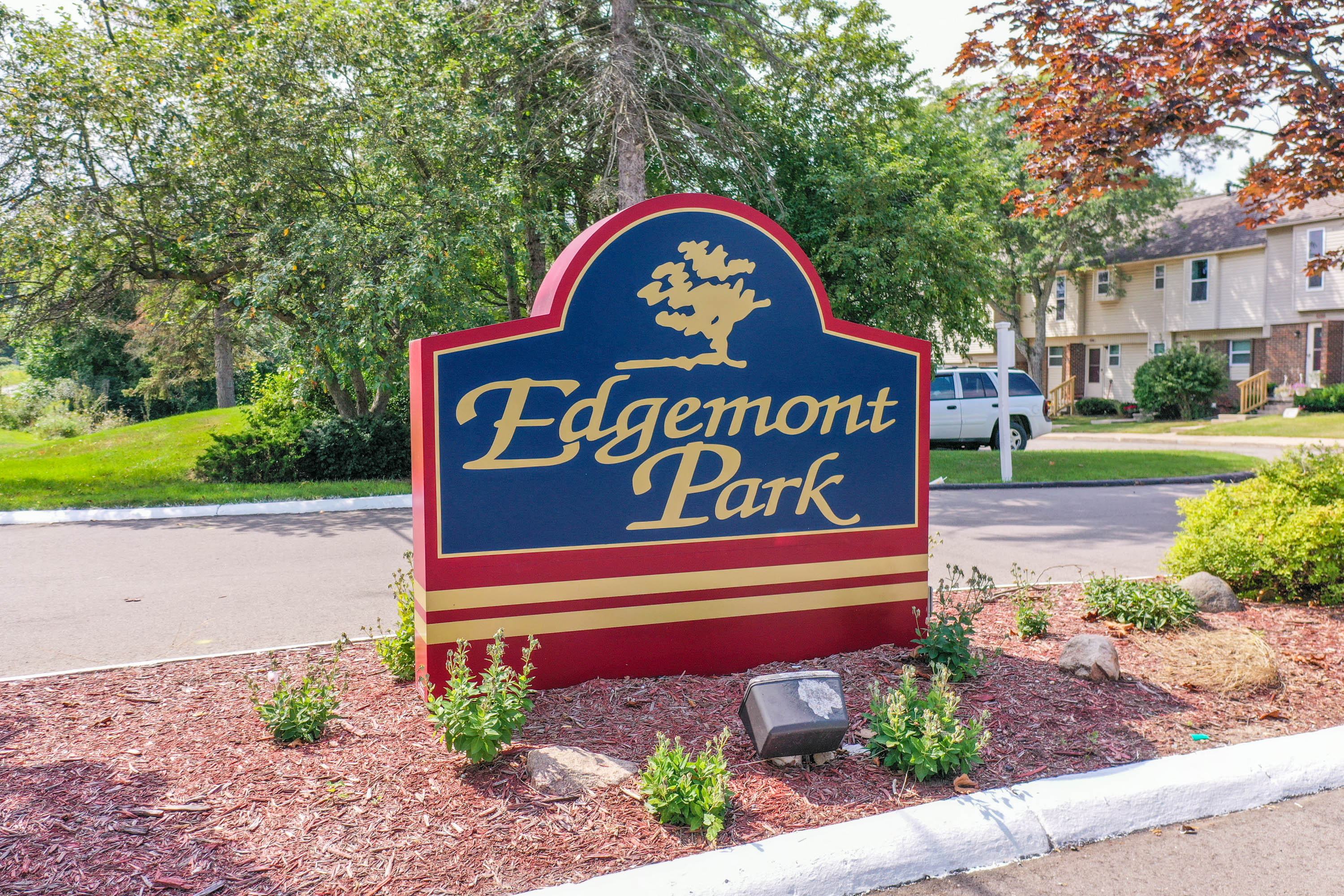 Best Luxury Apartments in Burton MI with photos reviews