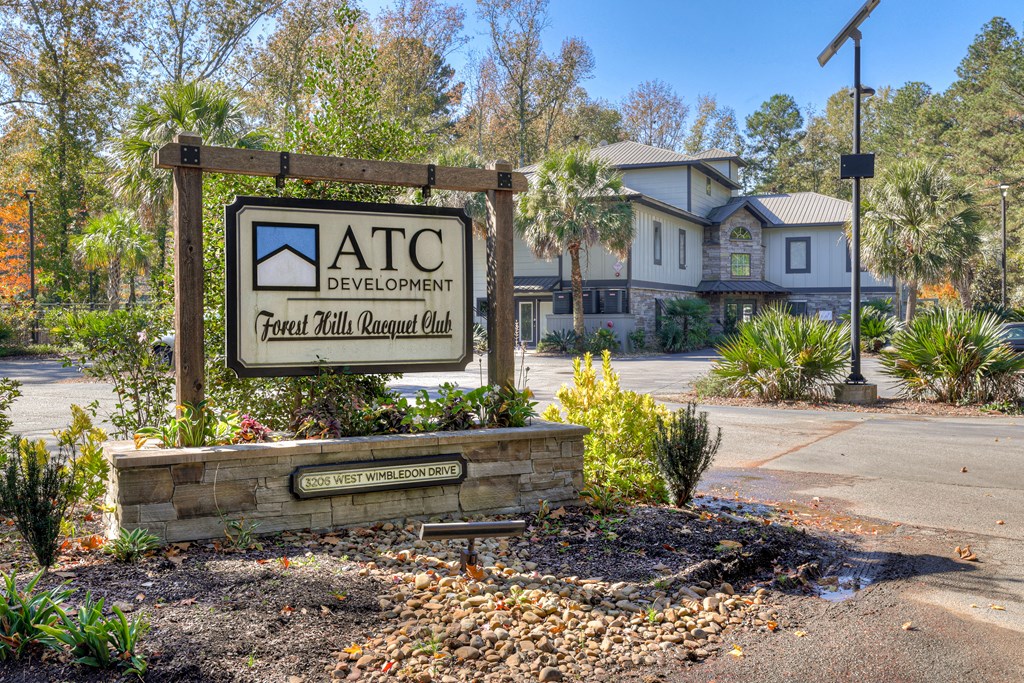 Welcoming Property Signage at Forest Hills Racquet Club, Georgia