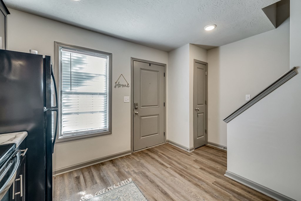 Black Kitchen Appliances at Forest Hills Racquet Club, Augusta, GA, 30909