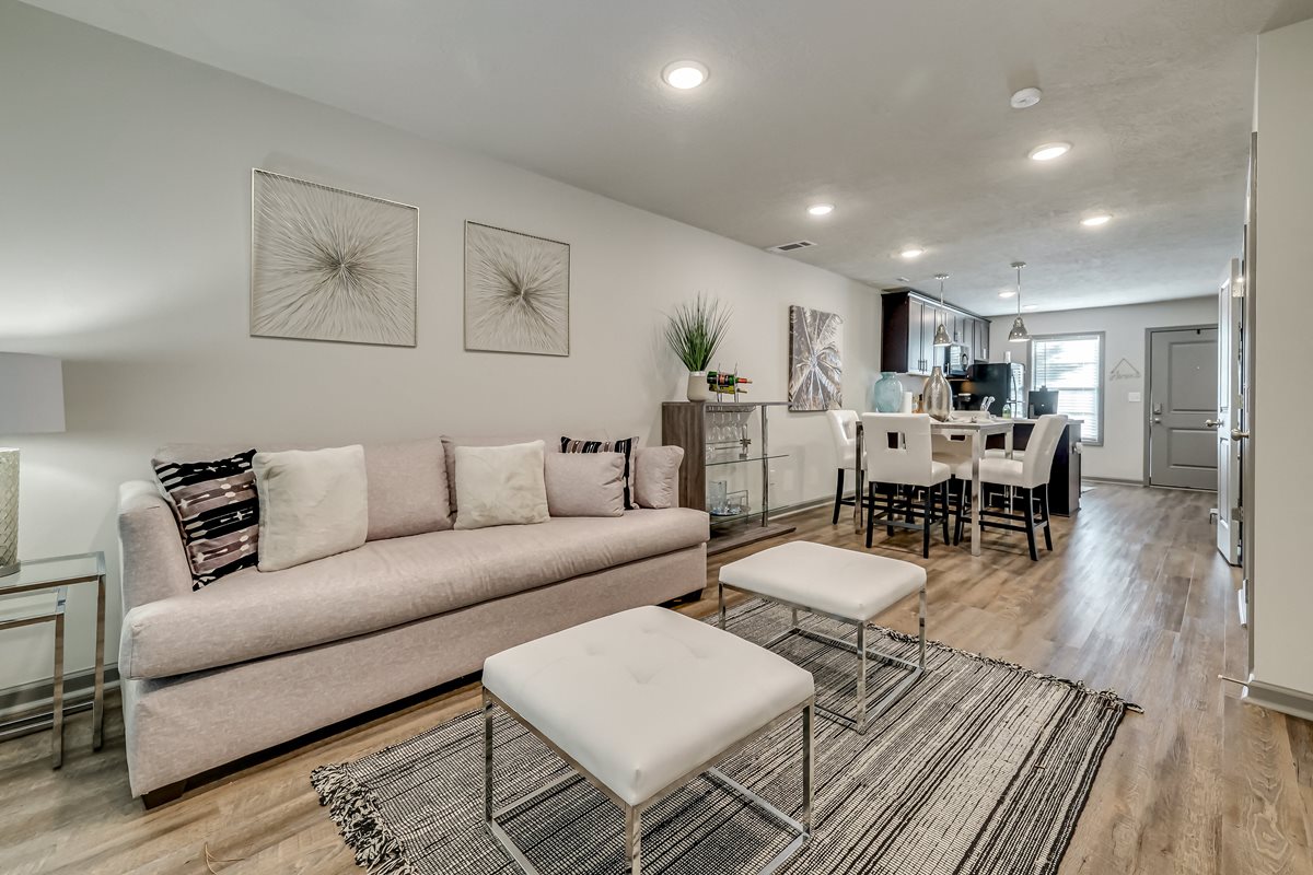 Forest Hills Racquet Club Apartments