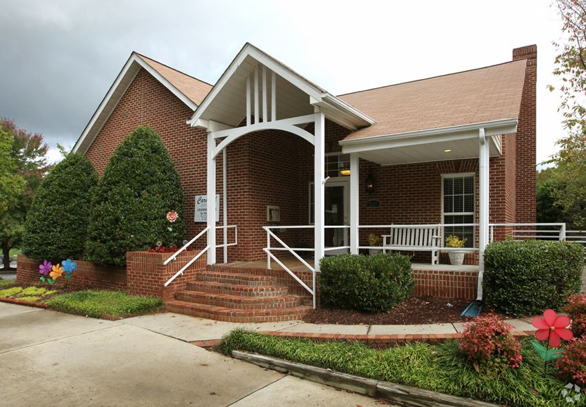 6400 Old Oak Ridge Rd 1-2 Beds Apartment for Rent - Photo Gallery 1