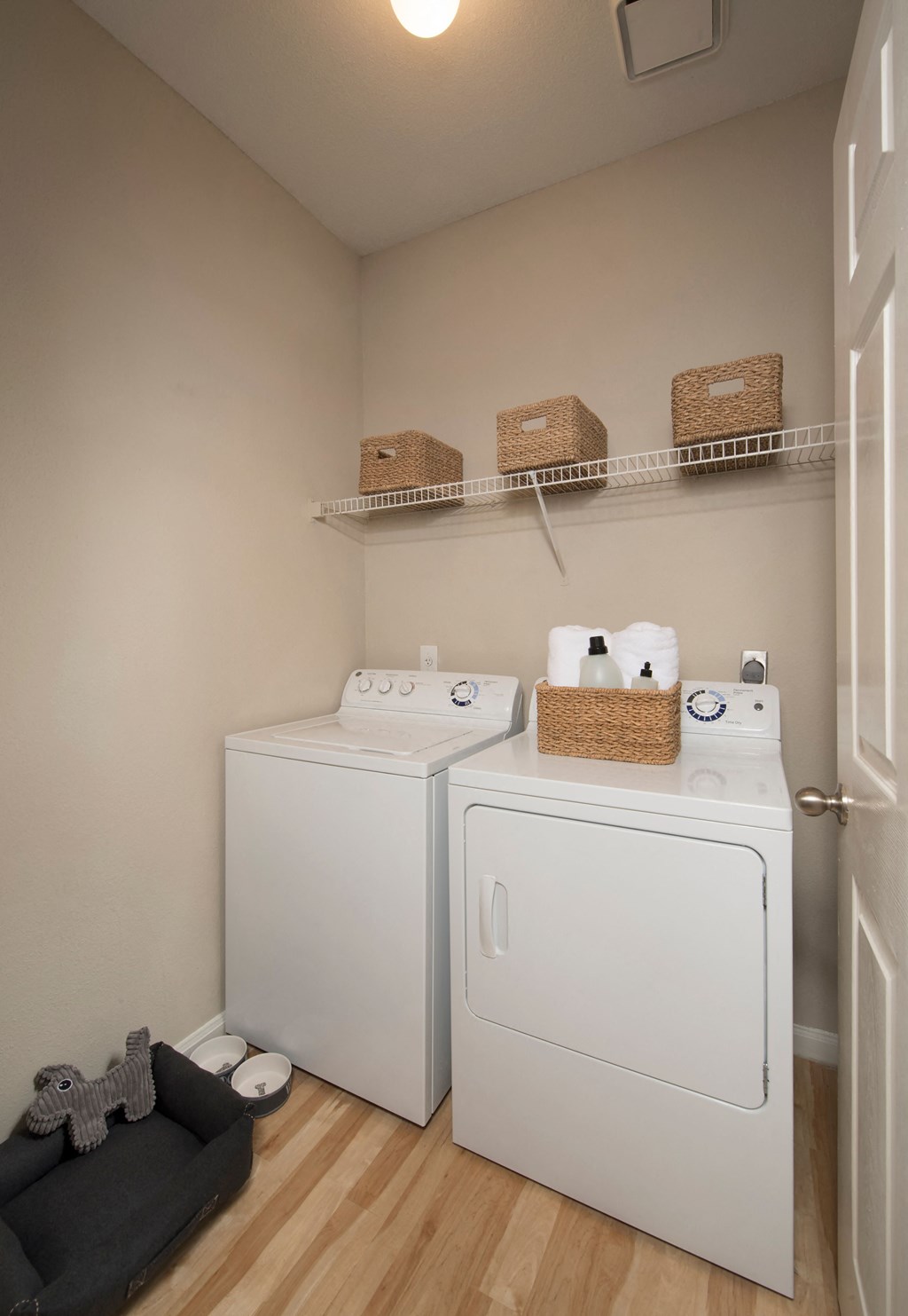 Upgraded washer and dryer in apartment near Rice University