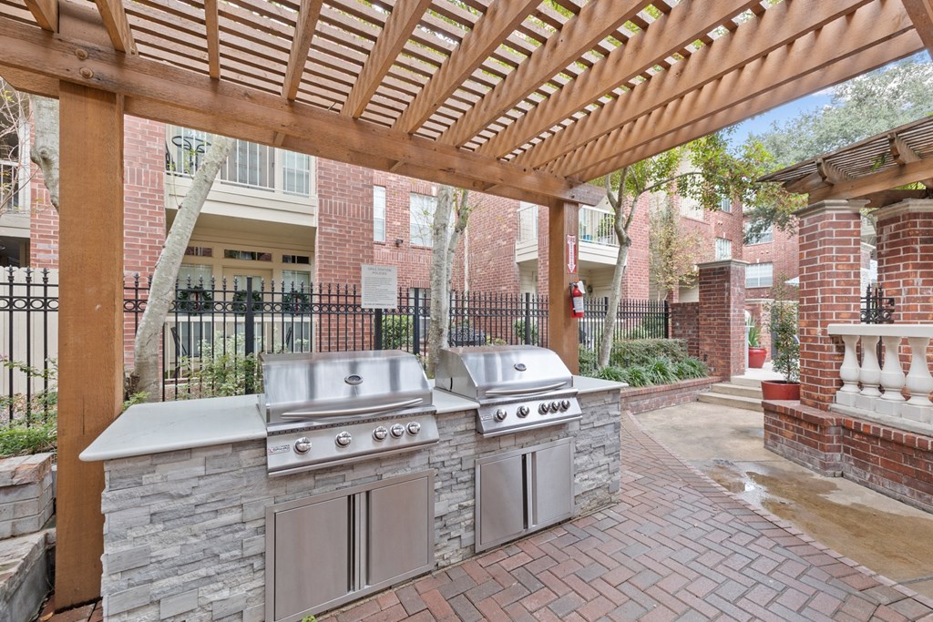 Apartment community's outdoor kitchen