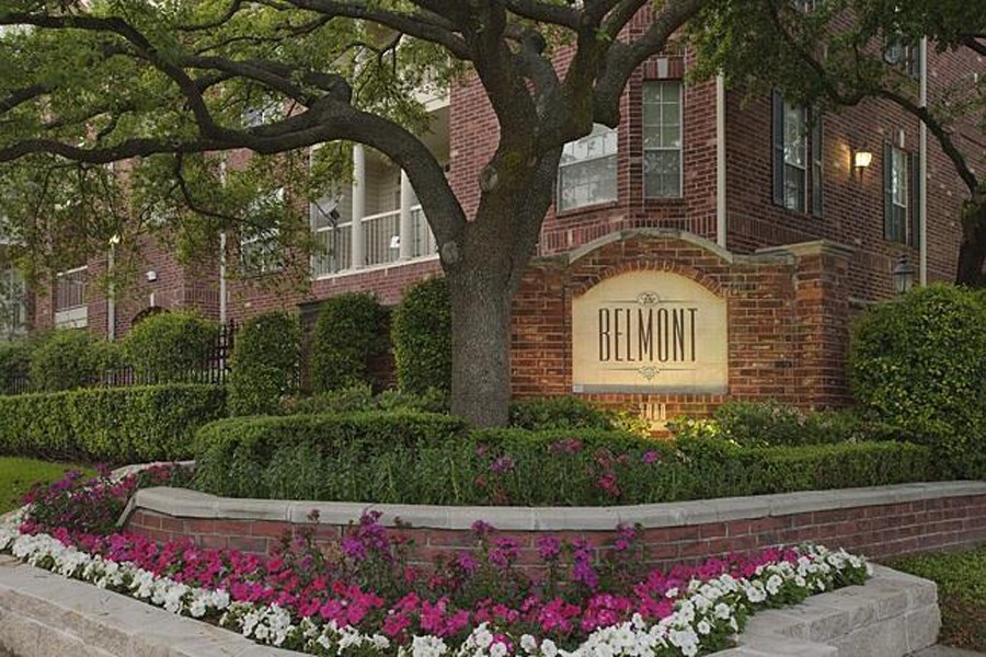 The Belmont apartments in Houston Inner Loop