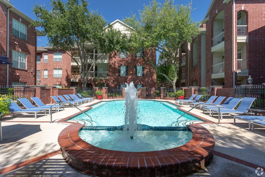 Resort style pool at The Belmont's West University apartments