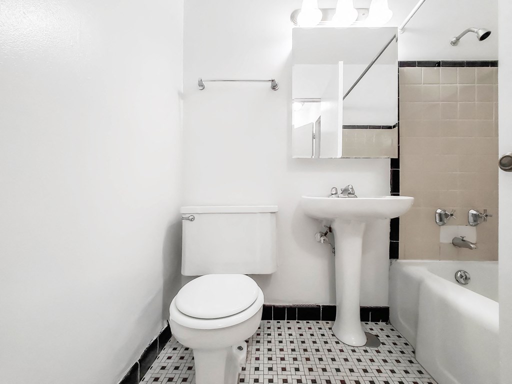 Clarendon Shores Bathroom