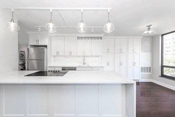 Astor House Kitchen Astor House Kitchen with Pantries - Photo Gallery 3