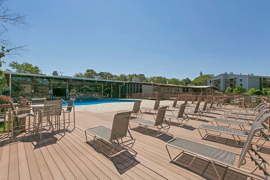 Barrington Lakes Apartments Patio