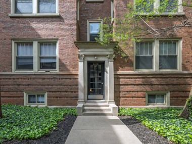 4304-12 N. Sheridan Rd. 1-3 Beds Apartment for Rent