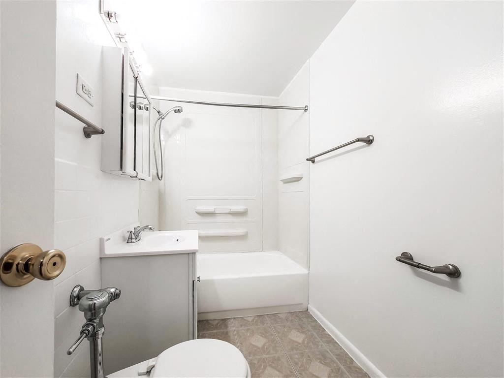 Buena Shores Bathroom