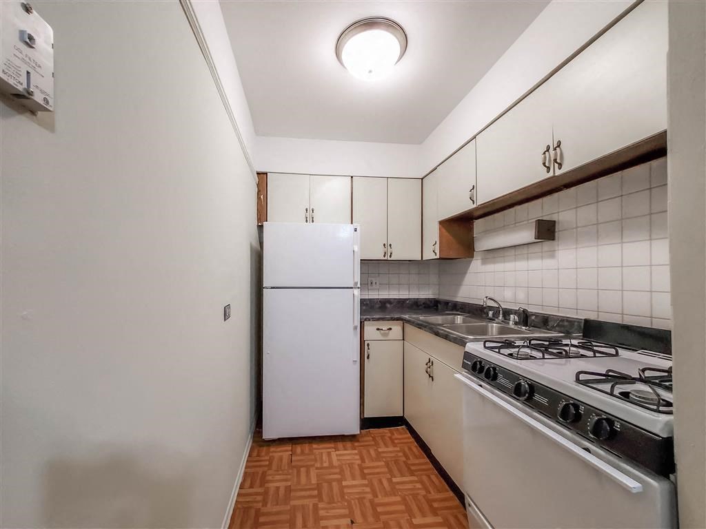 Grace Shores - Kitchen