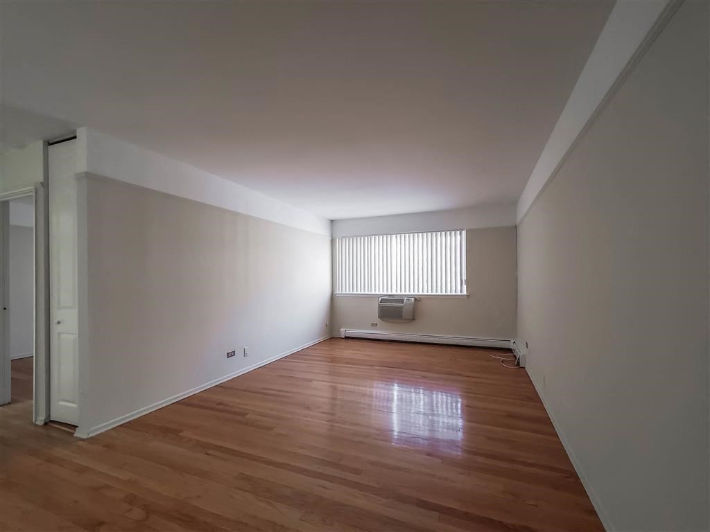 Grace Shores - Living