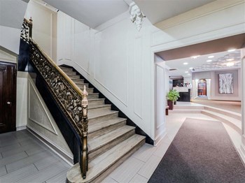 The Patricians Apartments Lincoln Park Chicago Lobby - Photo Gallery 2