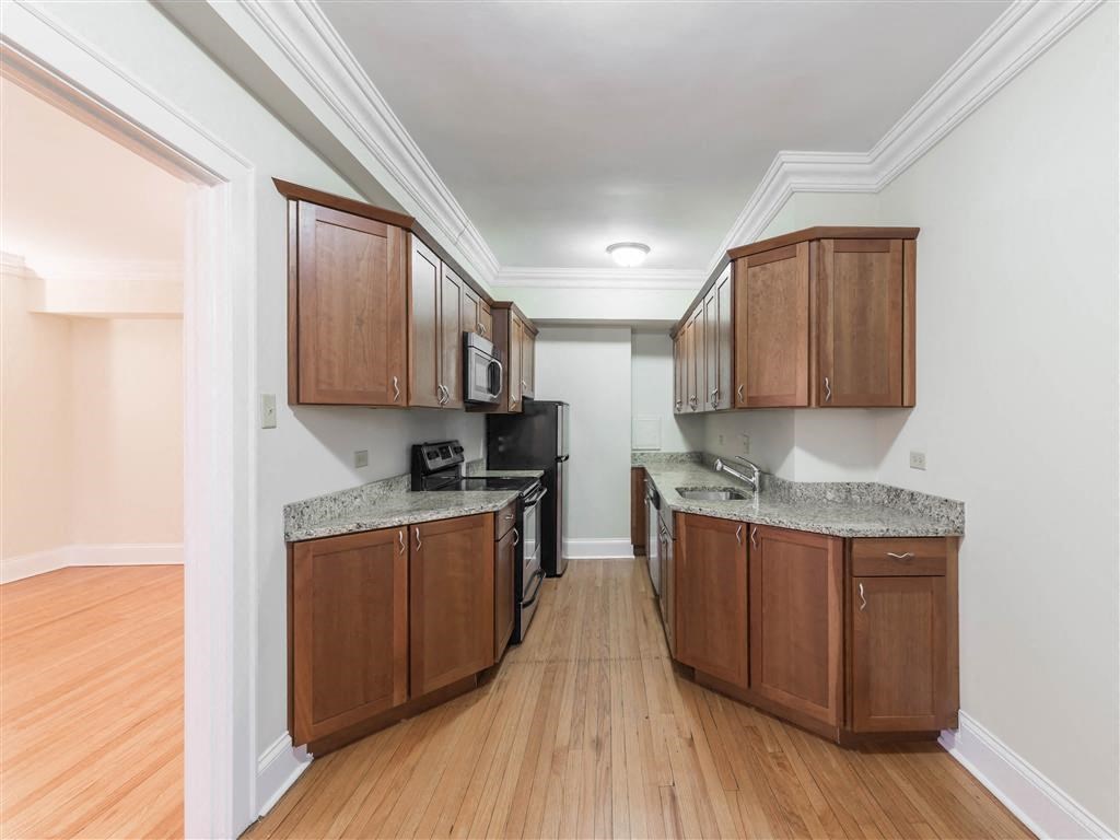 The Patricians Apartments Lincoln Park Chicago One Bedroom Kitchen