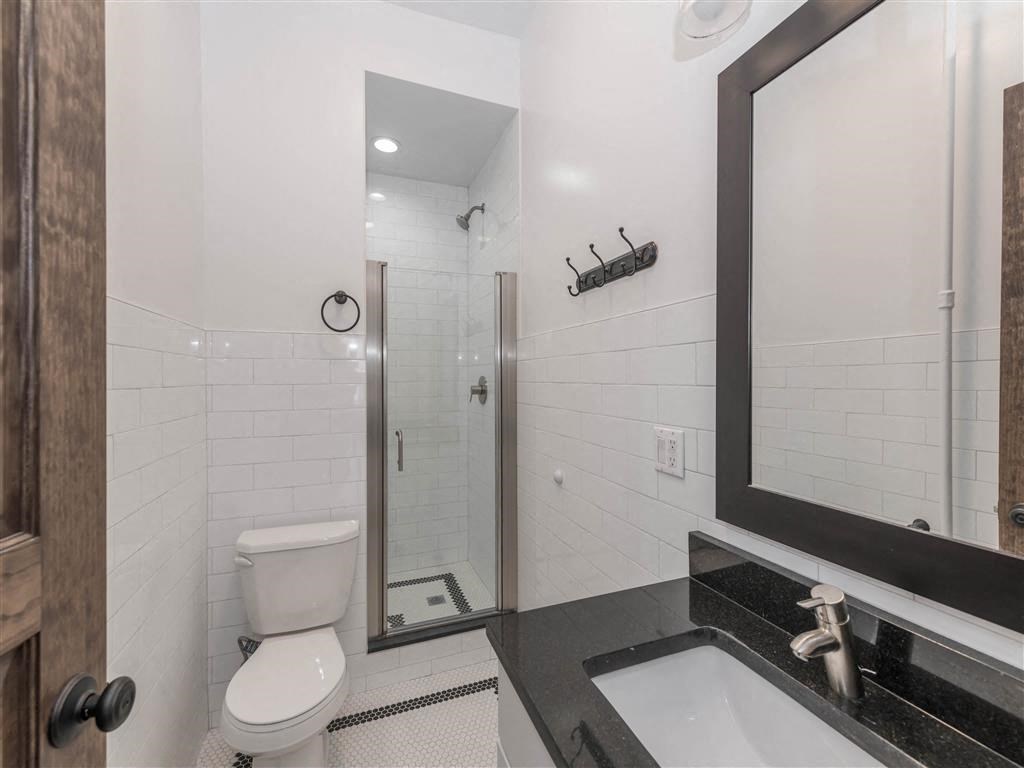 The Pelham - Bathroom