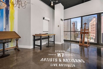 777 South State - Amenity Art Studio 777 South State - Amenity Art Studio - Photo Gallery 3