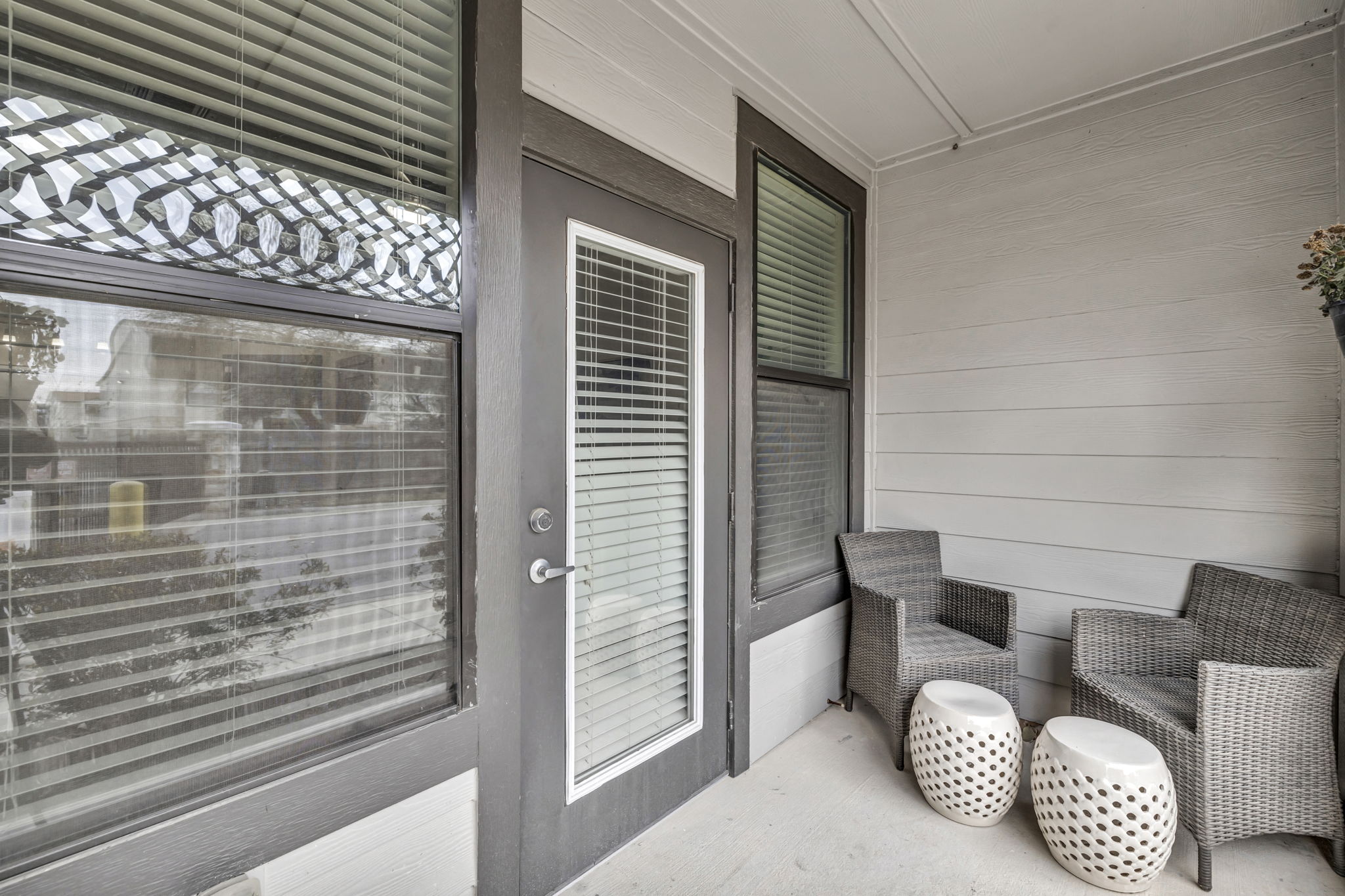 Patio¦Axis Hamilton Luxury Apartments